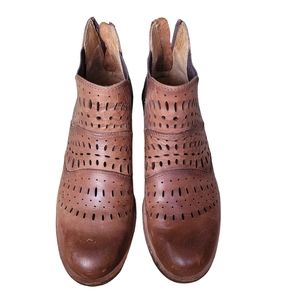 Sofft Brenley Perforated Ankle Boots Mahogany Coffee Sz 8.5M Back Zip 1.5" Heel